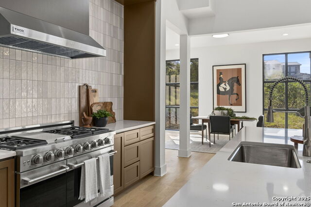 9847 Midsomer Pl Property Photo 22