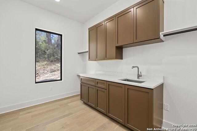 9847 Midsomer Pl Property Photo 25
