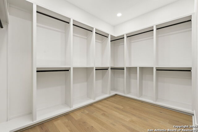 9847 Midsomer Pl Property Photo 37
