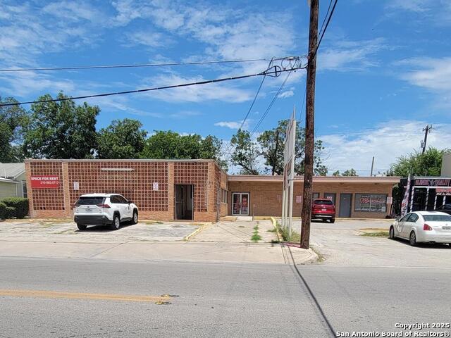 711 Kirk Pl Property Photo 1