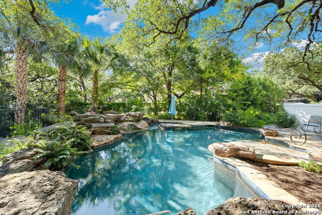 33 Sanctuary Dr. Property Photo 1