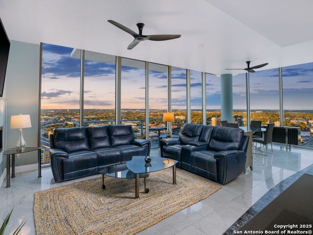 610 E Market Property Photo 1