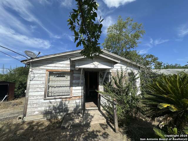 1414 Amanda Property Photo 1