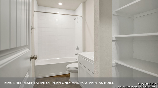 1042 Argonne Forest Property Photo 5