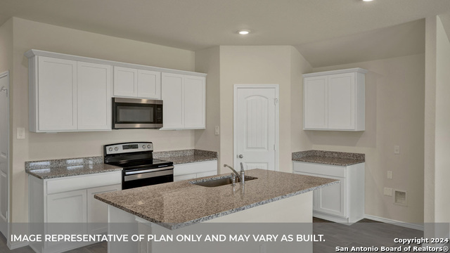 1042 Argonne Forest Property Photo 11