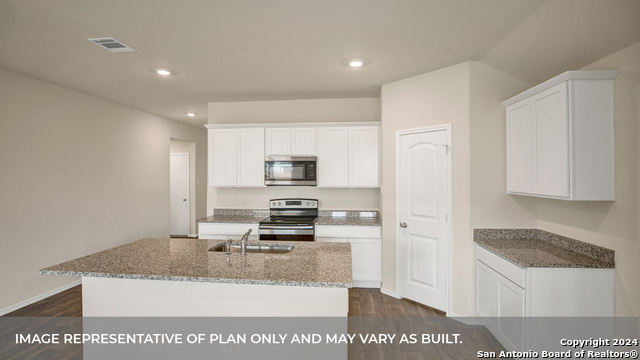 1042 Argonne Forest Property Photo 12