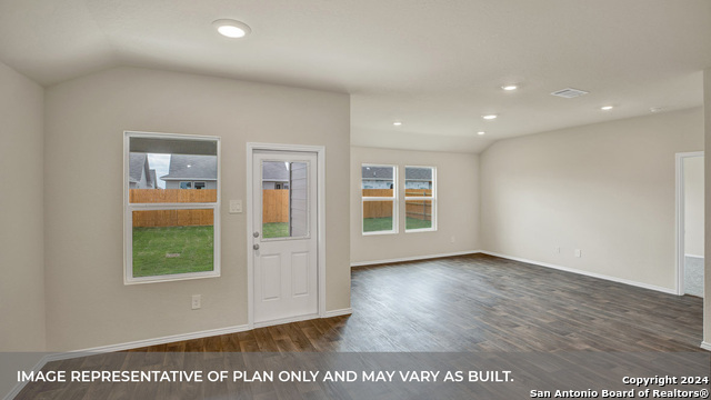 1042 Argonne Forest Property Photo 15