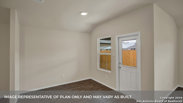1042 Argonne Forest Property Photo 17