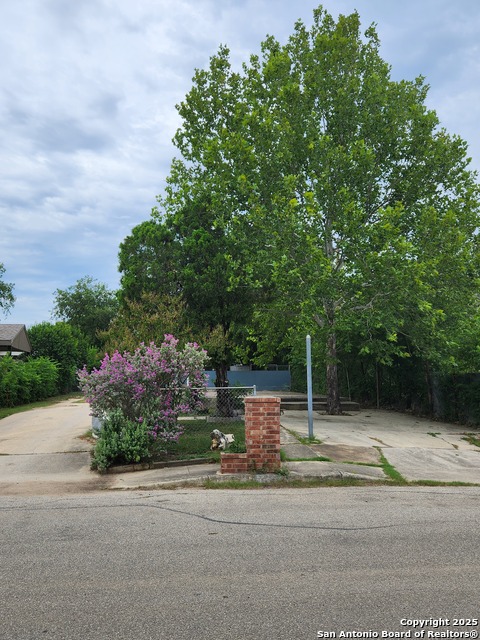 6511 Marcum Dr Property Photo 1