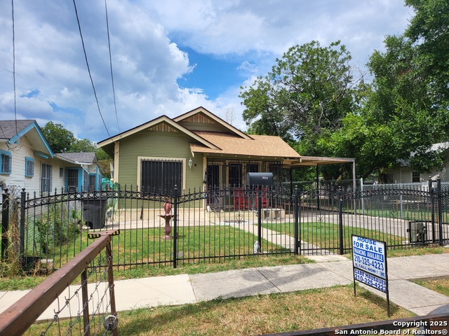 3023 W Travis
