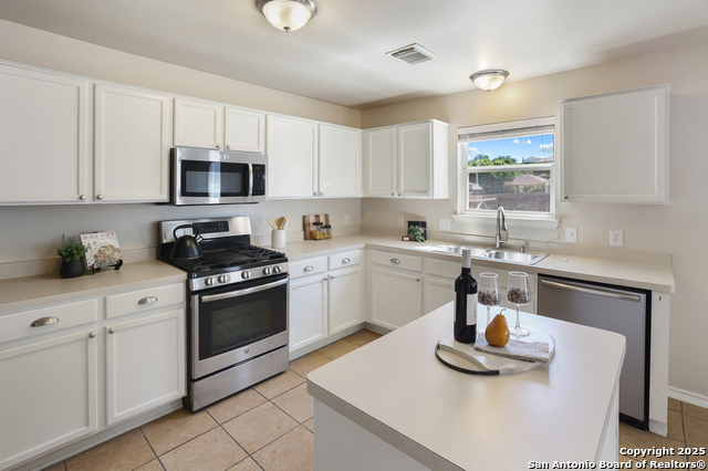 15811 Beaufort Blvd Property Photo 1