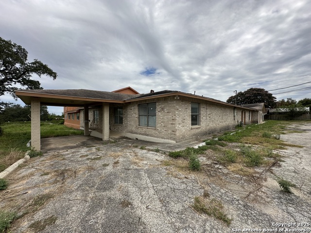 6628 Crestway Property Photo 1