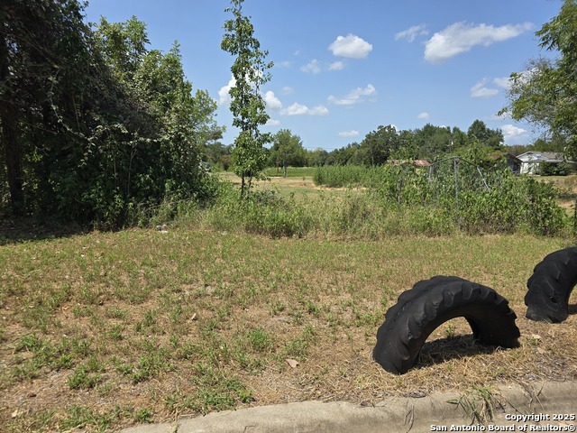 407 4th E Property Photo 2