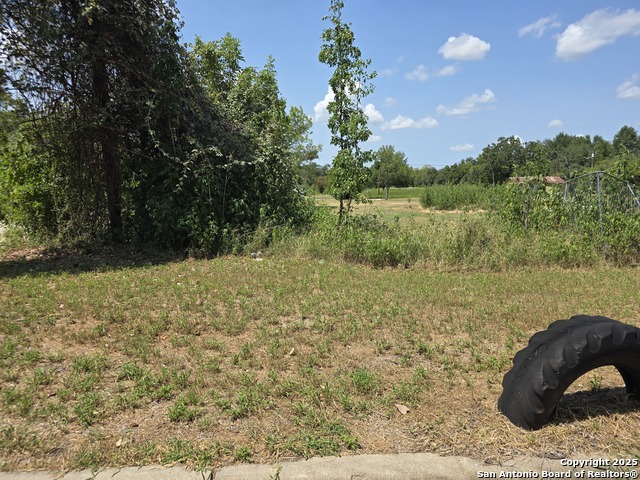 407 4th E Property Photo 3