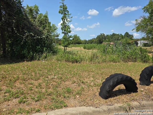 407 4th E Property Photo 5