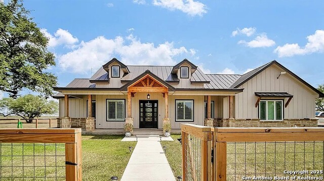 976 County Road 7718