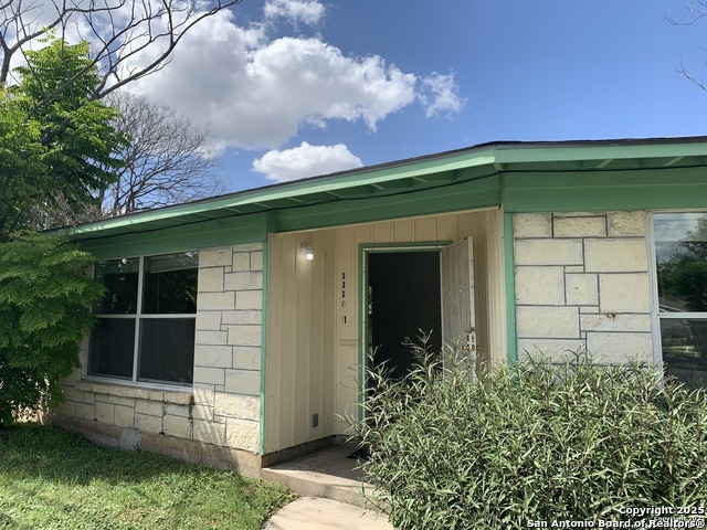 111 Laddie Property Photo 1