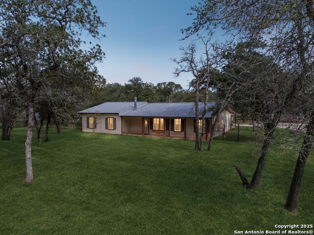 240 Oak Hollow Property Photo 1