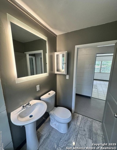 6301 W Us-90 Property Photo 13