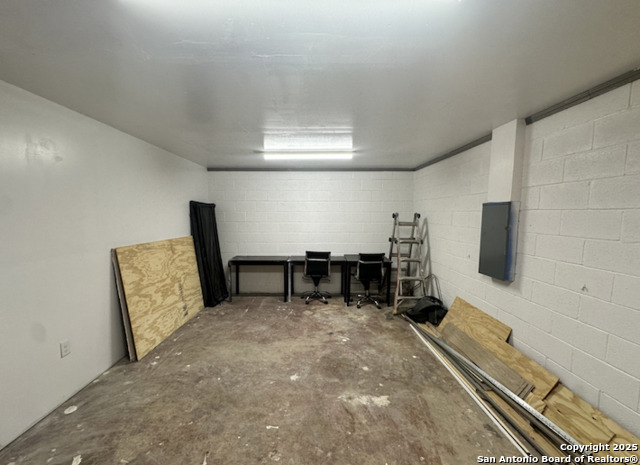 6301 W Us-90 Property Photo 24