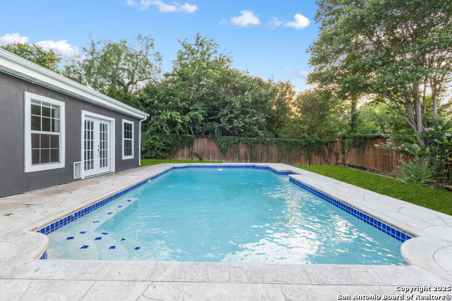 929 Morningside Property Photo 1
