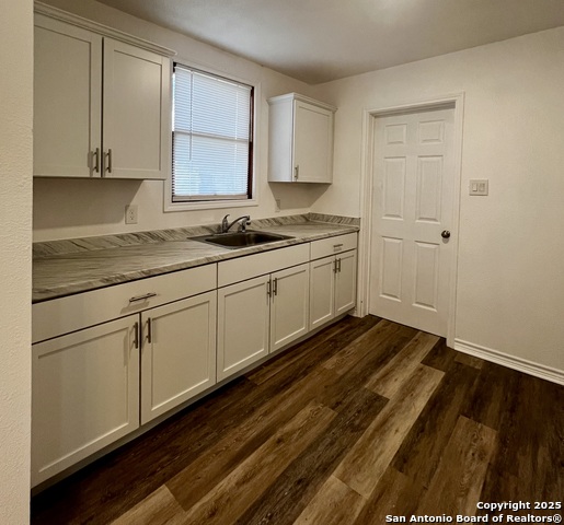 308 W Coker Property Photo 8
