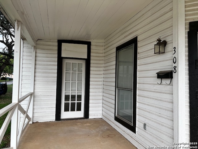 308 W Coker Property Photo 17
