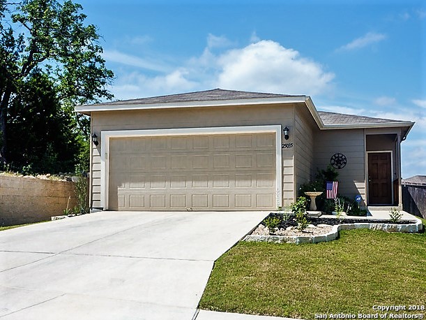 25035 Cambridge Wl Property Photo 1