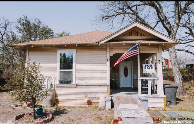 425 E Fest Property Photo 1