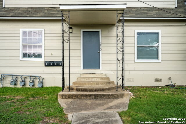 215 Blanco Property Photo 3