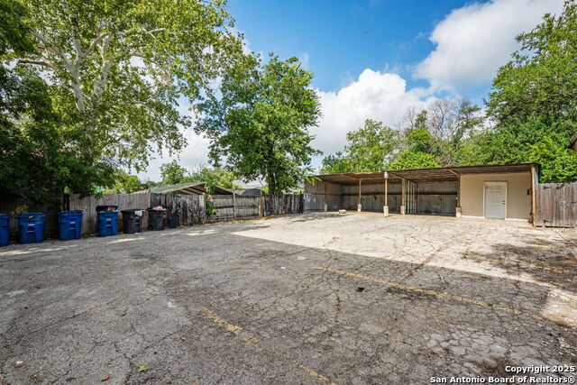 215 Blanco Property Photo 4
