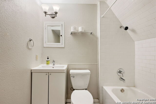 215 Blanco Property Photo 25