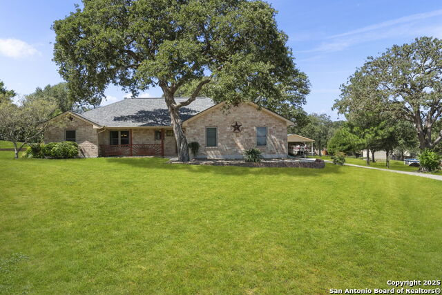 1233 Hillside Oaks Dr Property Photo 1