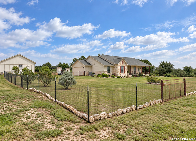187 Tracks Property Photo 1