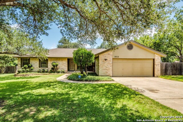 1612 Buttercup Property Photo 1