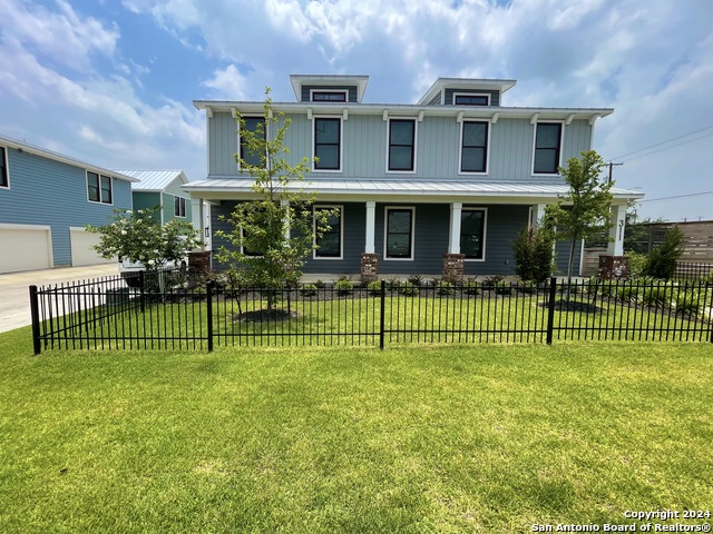 311 E Evergreen St Property Photo 1