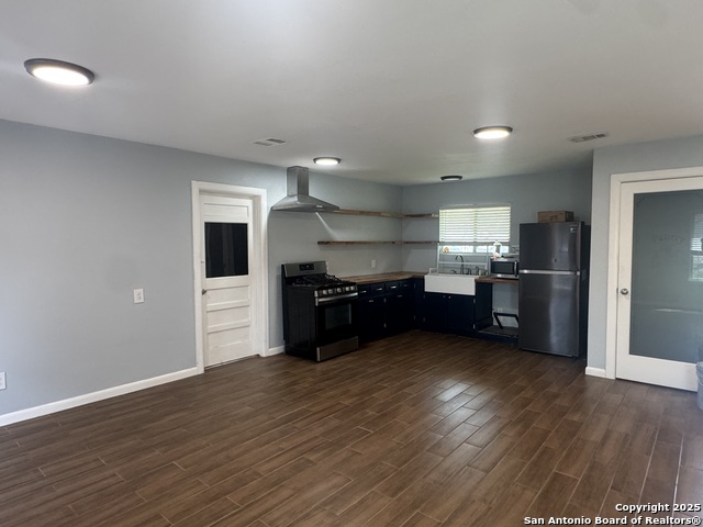 601 Mockingbird Ln Property Photo 1