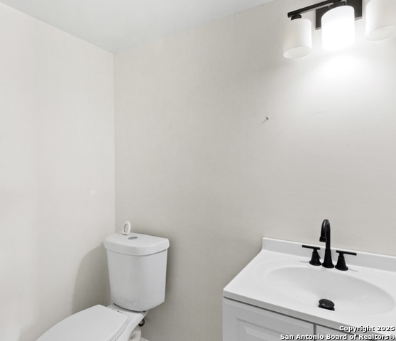 7810 Hobble Property Photo 5