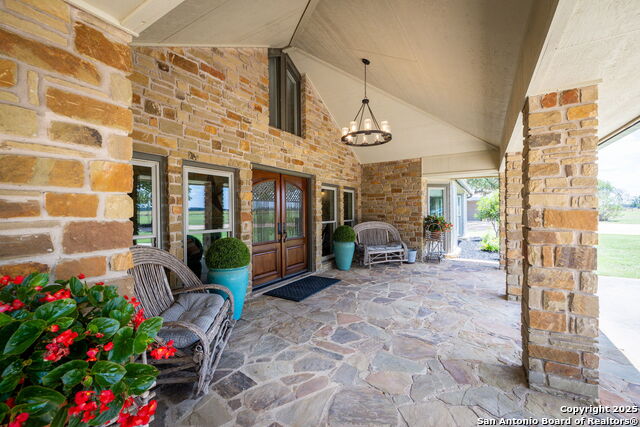 871 Chimney Valley Rd Property Photo 5