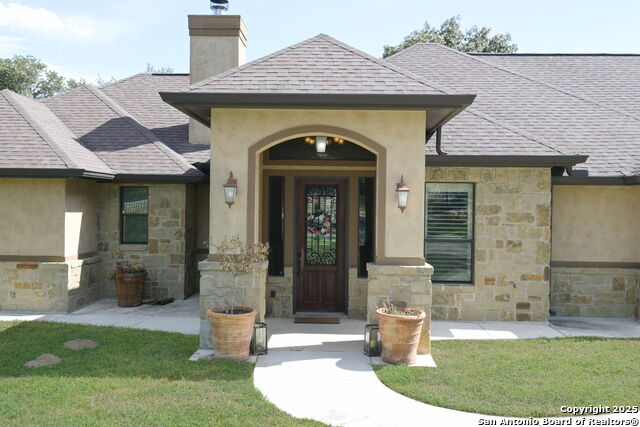 113 Eden Crossing Property Photo 5