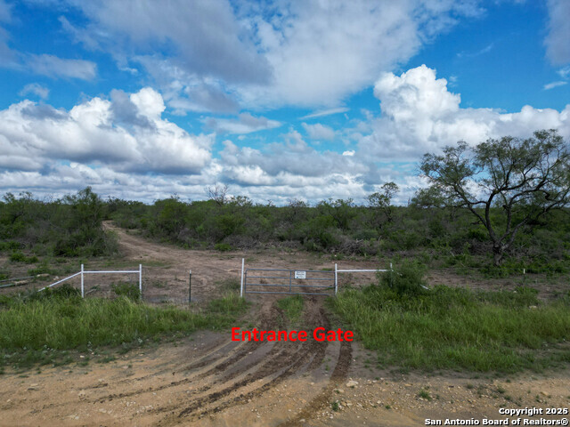 3 N Private Rd 9007 Property Photo 5