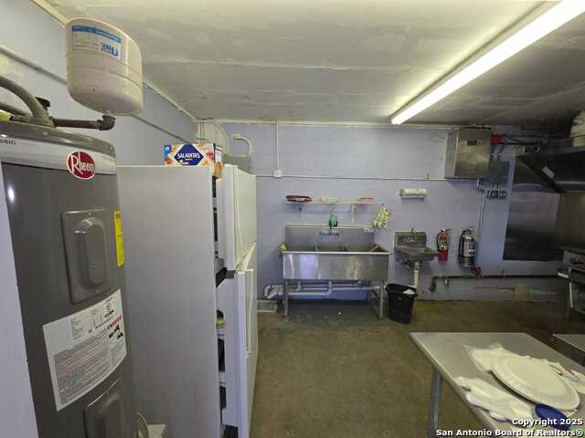 1855 Rigsby Property Photo 7
