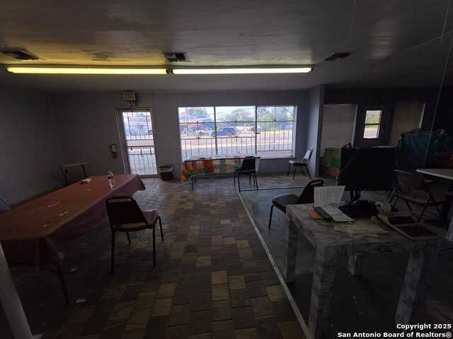 1855 Rigsby Property Photo 8