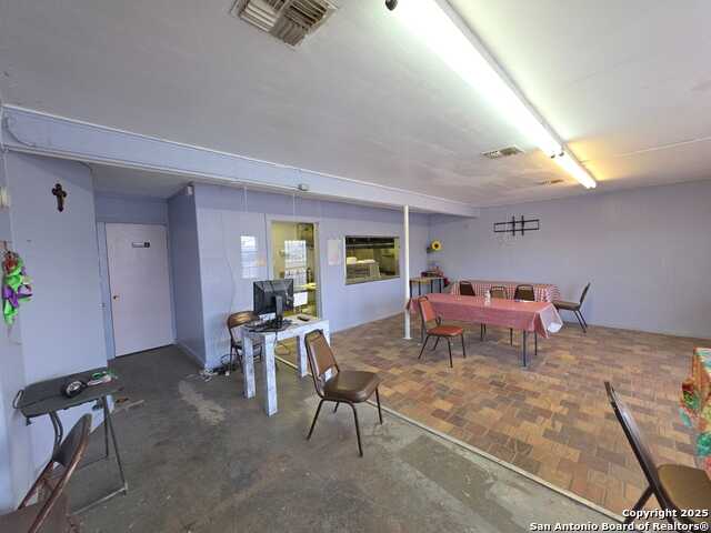 1855 Rigsby Property Photo 10