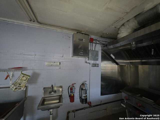 1855 Rigsby Property Photo 14