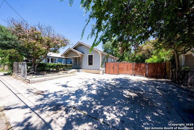 2611 Martin Property Photo 1