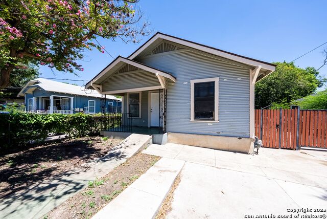 2611 Martin Property Photo 3