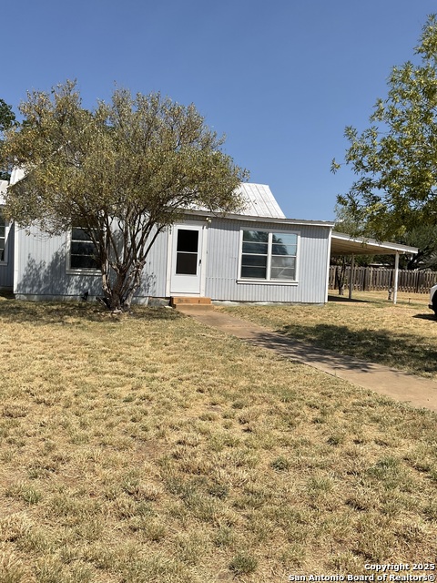 801 Hackberry