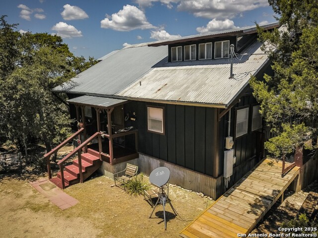 810 12th Property Photo 4