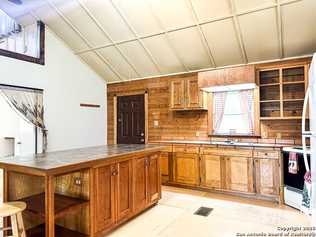 810 12th Property Photo 5